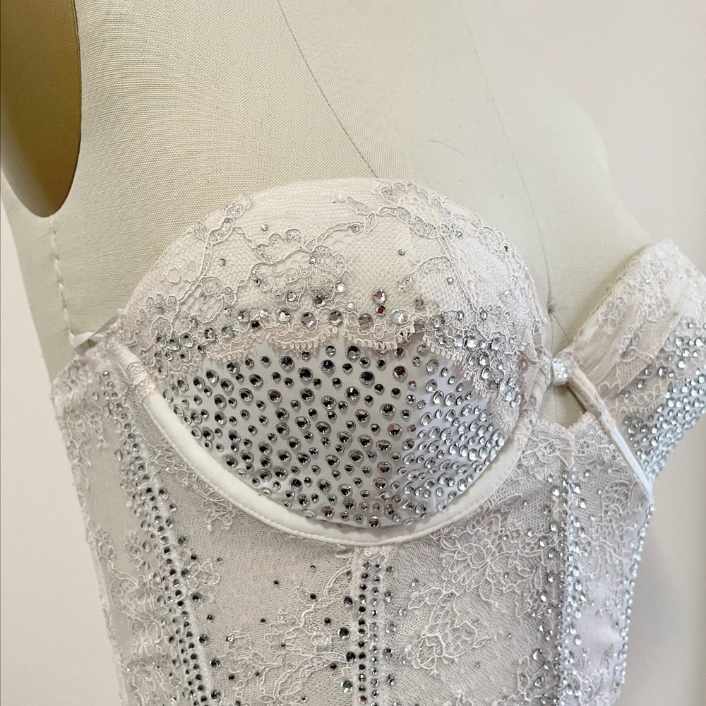 Unique one of a kind Vintage Victoria’s Secret lace and crystal corset. Size:M